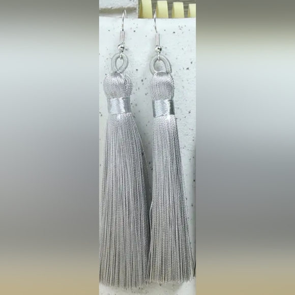 Gray Stringy Earrings - Picture 3 of 4